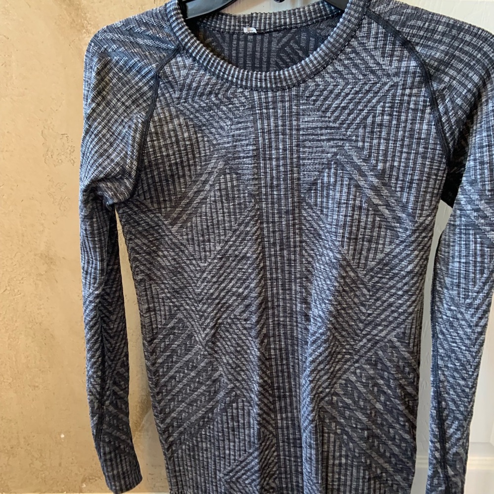 Athletic shirt